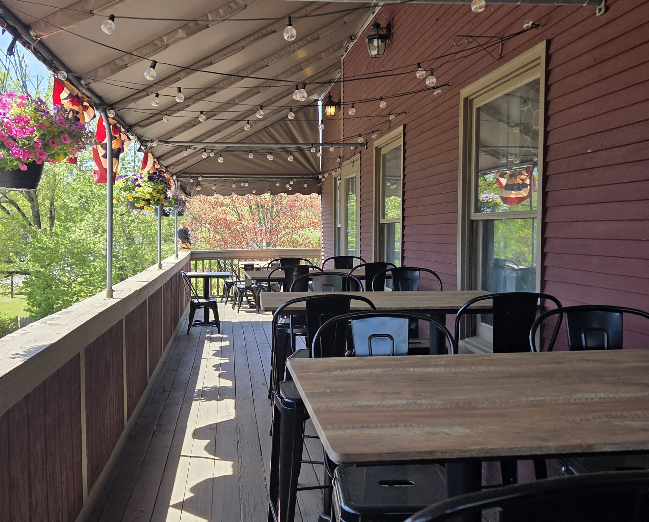 Eaglebrook Saloon Outdoor Dining